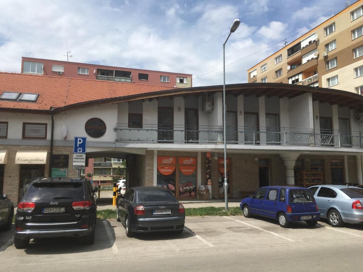 Konde Apartments B Dunajská Streda Zewnętrze zdjęcie